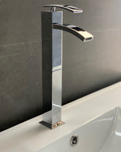 Carica l'immagine nel visualizzatore di Gallery, miscelatore alto GLINT serie JACUZZI