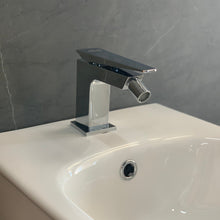 Carica l'immagine nel visualizzatore di Gallery, serie BEAM  BIDET marca JACUZZI rubinetteria
